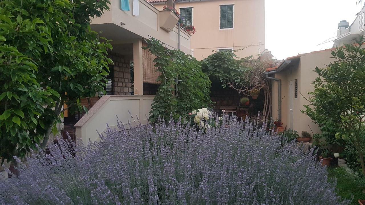 Apartment Lavanda Garden Раб Екстериор снимка