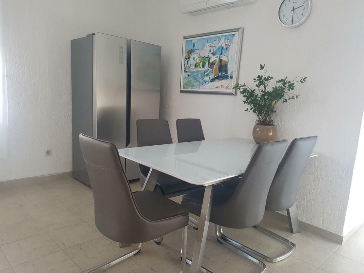 Apartment Lavanda Garden Раб Екстериор снимка