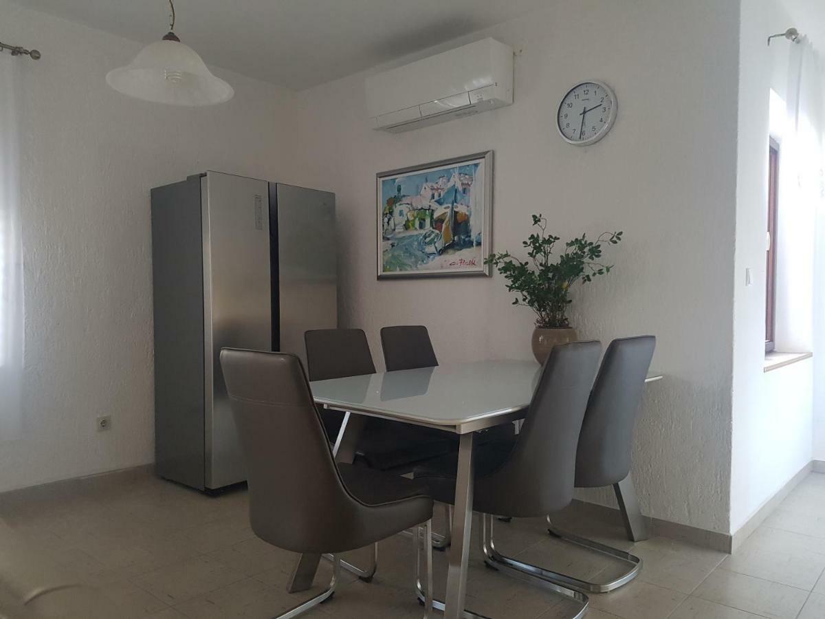Apartment Lavanda Garden Раб Екстериор снимка