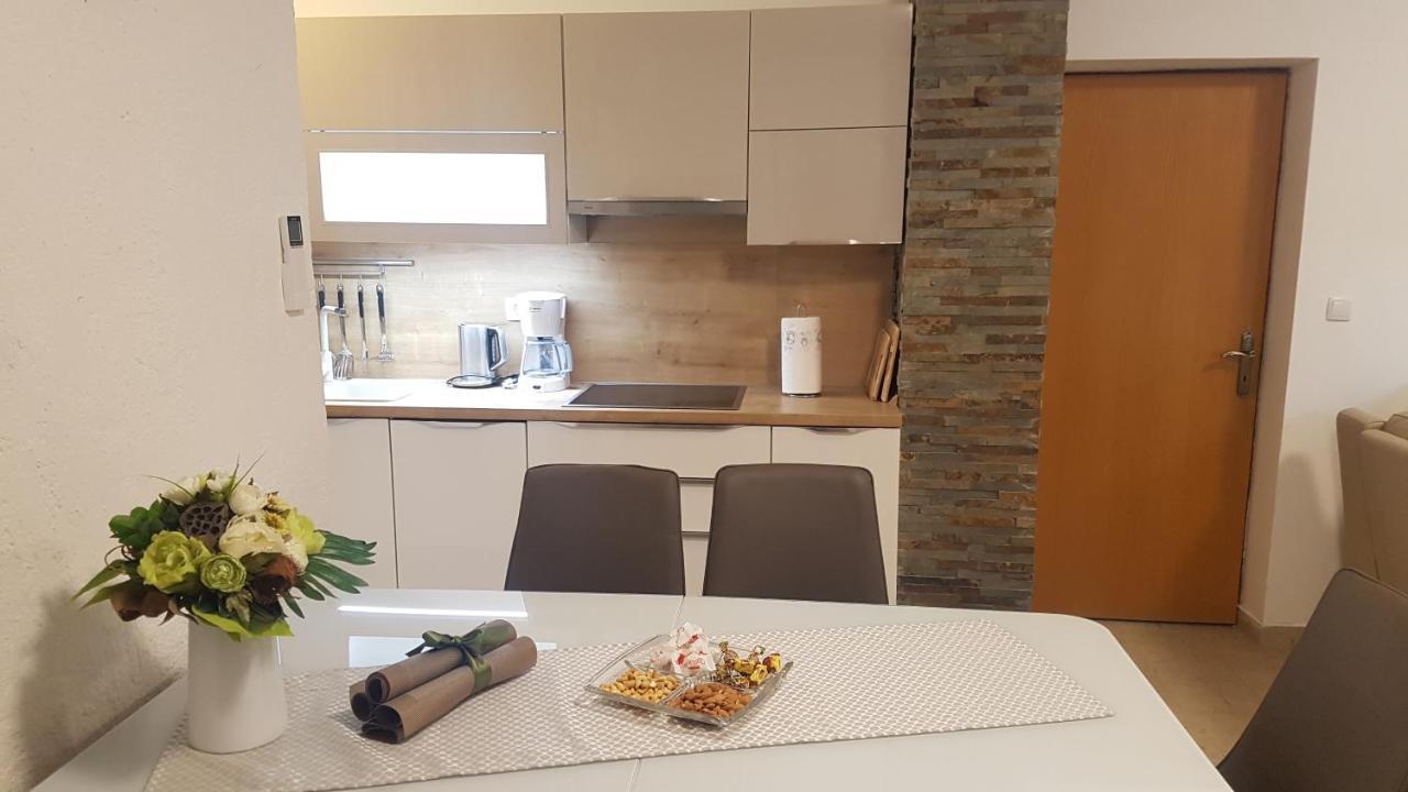 Apartment Lavanda Garden Раб Екстериор снимка