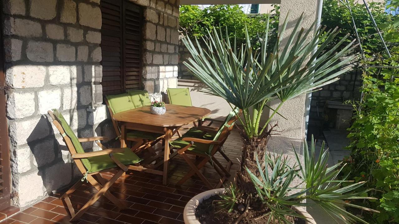 Apartment Lavanda Garden Раб Екстериор снимка
